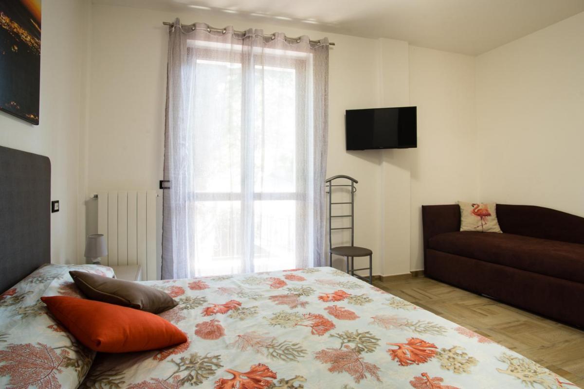 B&B Zac House Тойрано Экстерьер фото